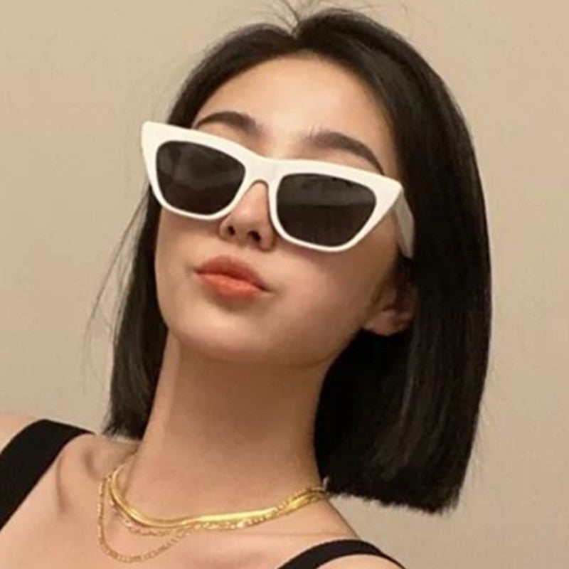 Vintage Beige Cat-Eye Sunglasses – Chic Retro Glamour