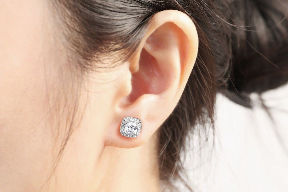 Rose Gold Crystal Stud Earrings – Classic Sparkle for a Sophisticated Look