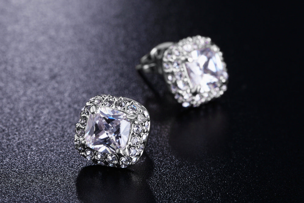 Rose Gold Crystal Stud Earrings – Classic Sparkle for a Sophisticated Look