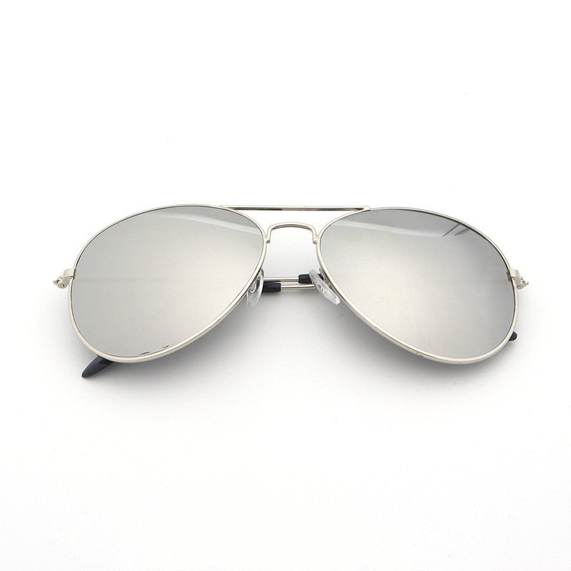 Classic Aviator Sunglasses – UV400 Protection with Sleek Black Frame