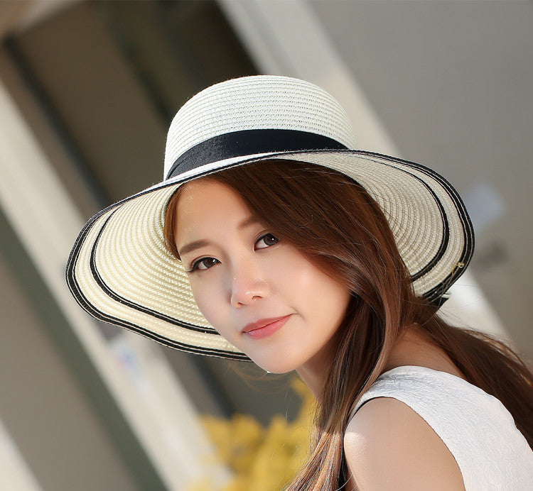 Elegant Foldable Straw Sun Hat – Cream with Bold Black Bow
