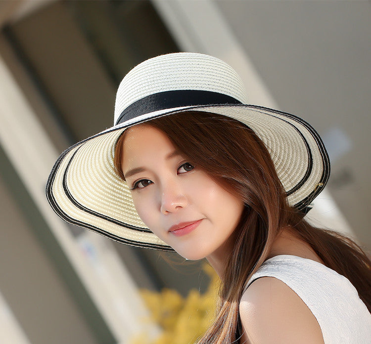 Elegant Foldable Straw Sun Hat – Cream with Bold Black Bow