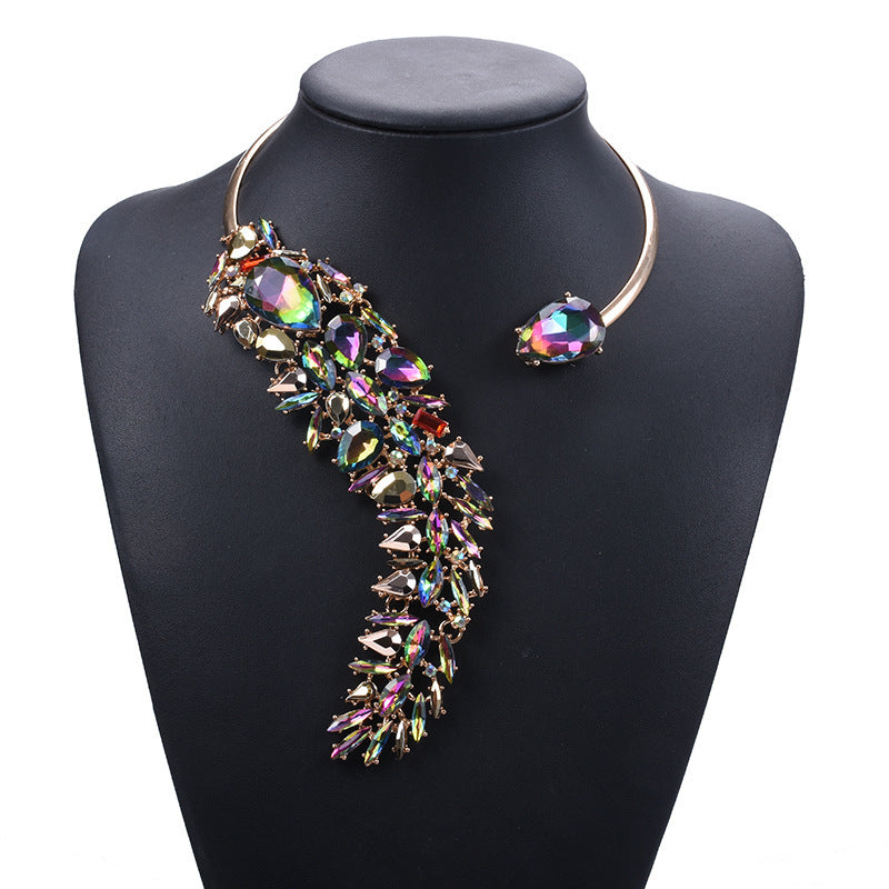 Statement Rhinestone Choker – Bold Crystal Collar for Glamorous Nights