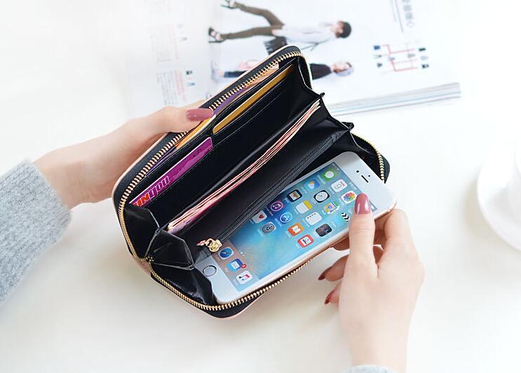 Playful Cats Long Wallet – A Touch of Whimsy for Cat Lovers