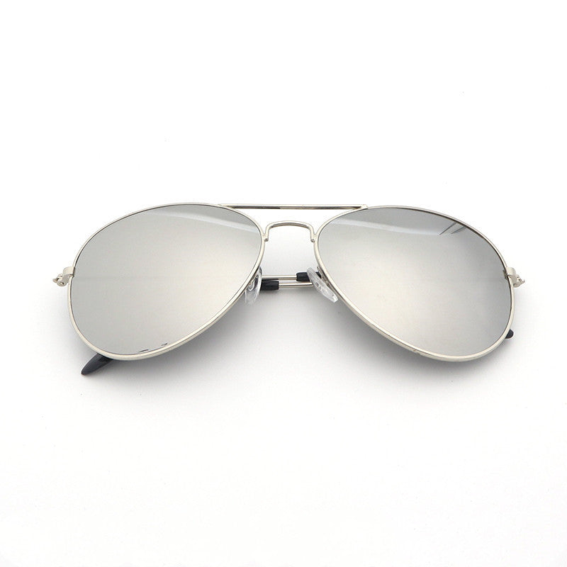 Classic Aviator Sunglasses – UV400 Protection with Sleek Black Frame