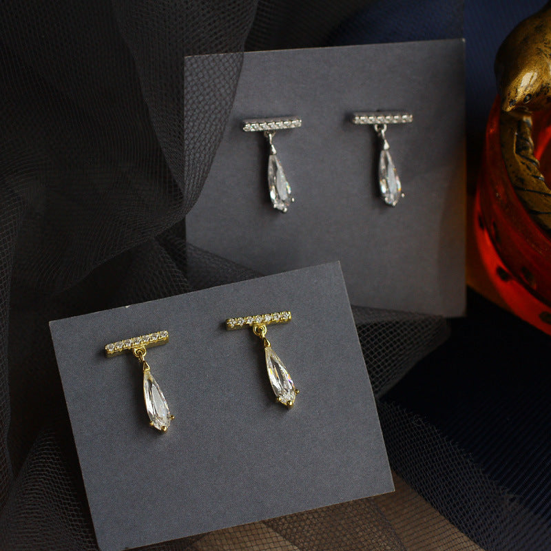Elegant Gold Drop Earrings with Crystal Charm – Effortless Class for Every Occasion