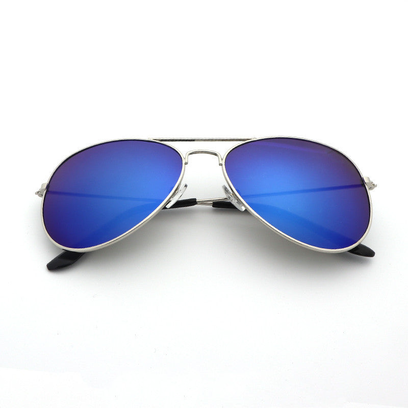 Classic Aviator Sunglasses – UV400 Protection with Sleek Black Frame