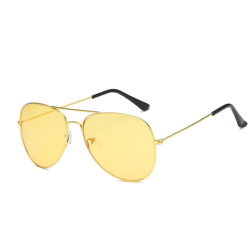 Classic Aviator Sunglasses – UV400 Protection with Sleek Black Frame