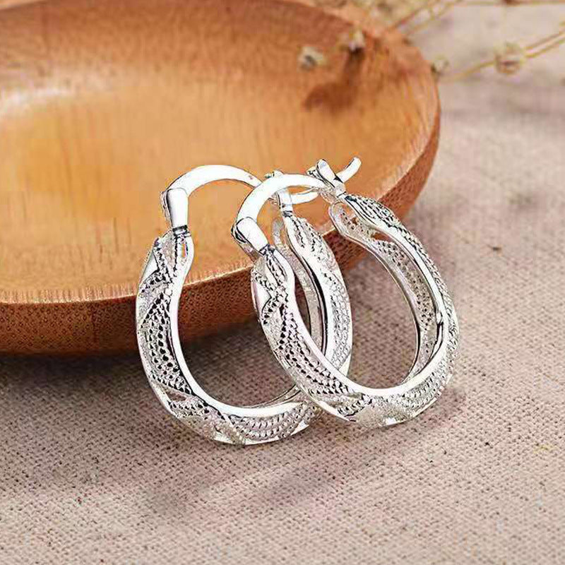 Elegant Silver Hoop Earrings – Timeless Chic for Everyday Glam