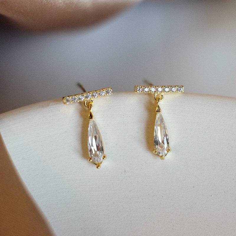 Elegant Gold Drop Earrings with Crystal Charm – Effortless Class for Every Occasion