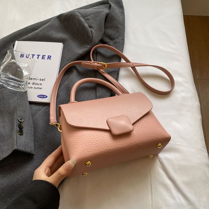 The Classic Muse – Elegant Retro Handbag for Women