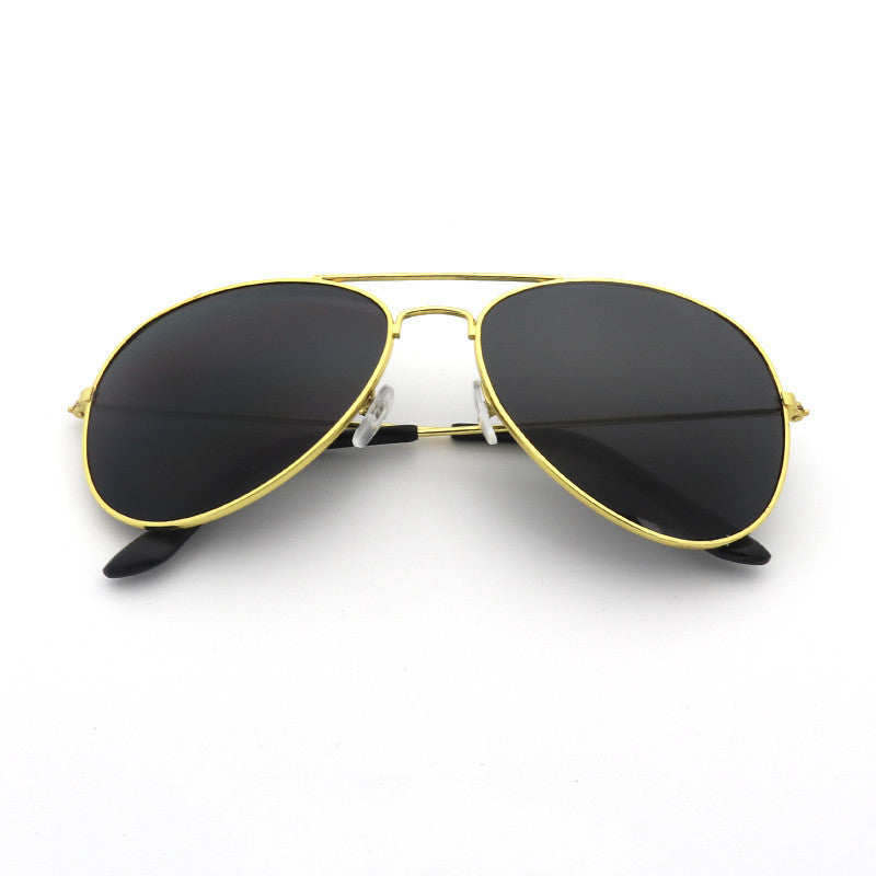 Classic Aviator Sunglasses – UV400 Protection with Sleek Black Frame