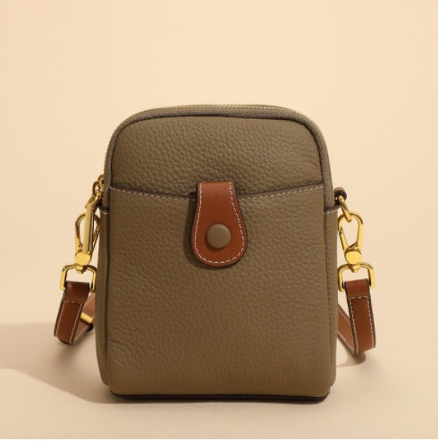 Chic Lychee Crossbody – Compact Elegance for Everyday Adventures