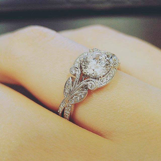 Princess-Style Tree Leaf Engagement Ring – Vintage-Inspired Sparkle for Women