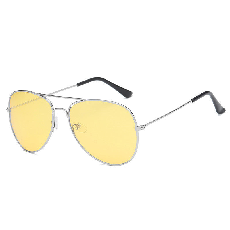 Classic Aviator Sunglasses – UV400 Protection with Sleek Black Frame