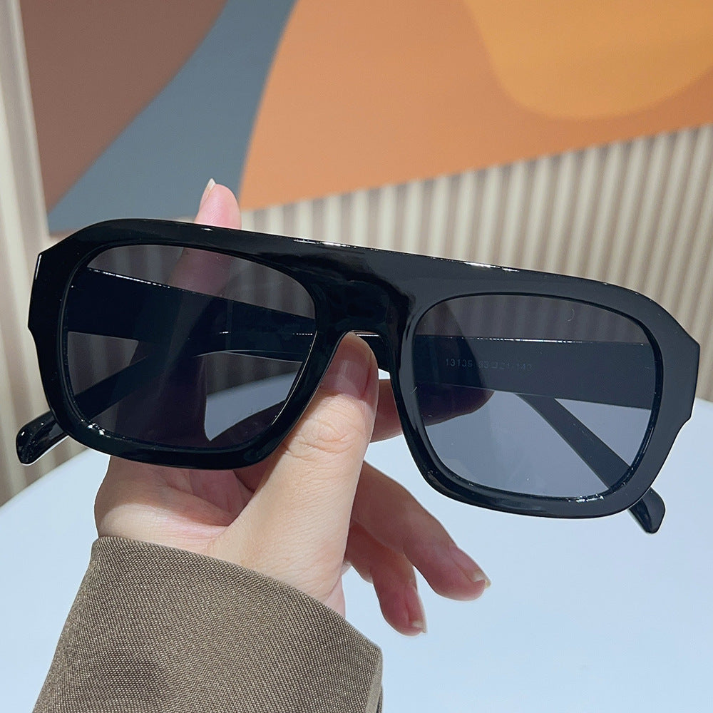 Bold Retro Sunglasses – European Style with a Contemporary Twist