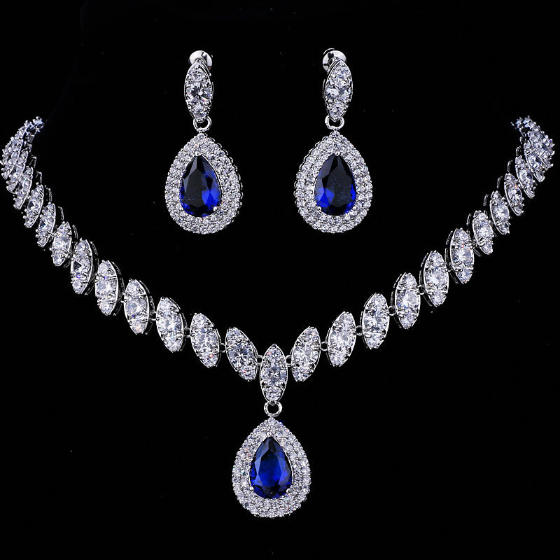 Emerald Elegance Jewellery Set – Green Teardrop Necklace & Earrings for Glamorous Evenings