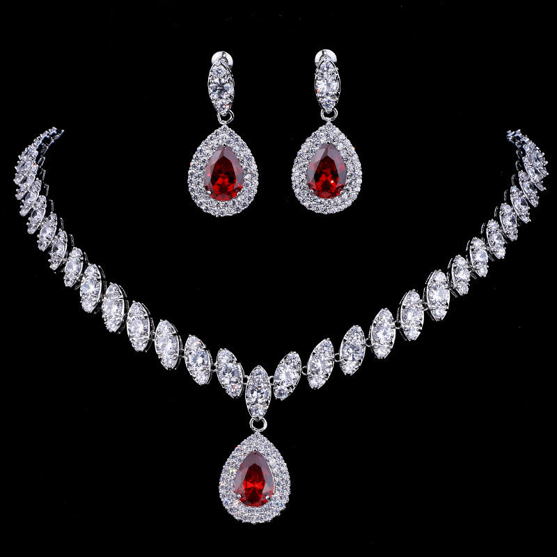 Emerald Elegance Jewellery Set – Green Teardrop Necklace & Earrings for Glamorous Evenings