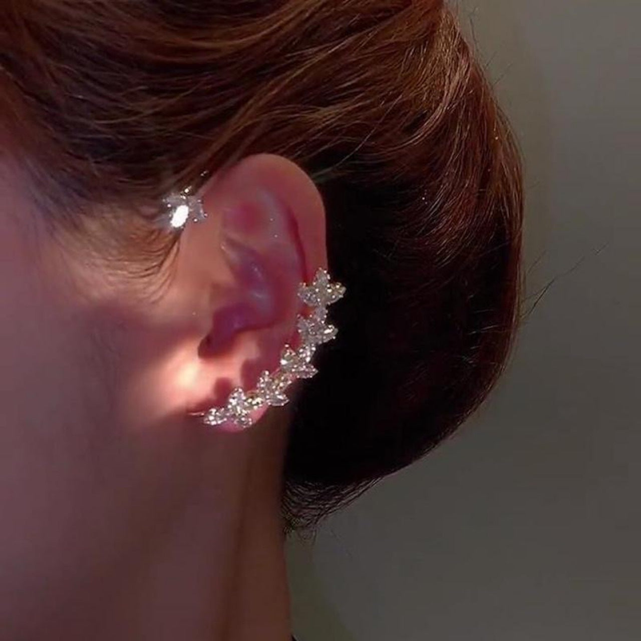 Crystal Leaf Ear Cuff – Elegant Shine Without a Piercing