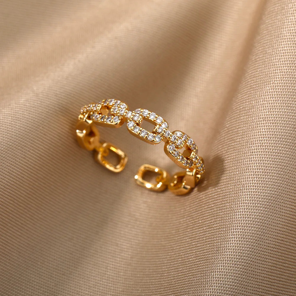 Elegant Gold & Platinum-Plated Chain Ring – Timeless Feminine Style