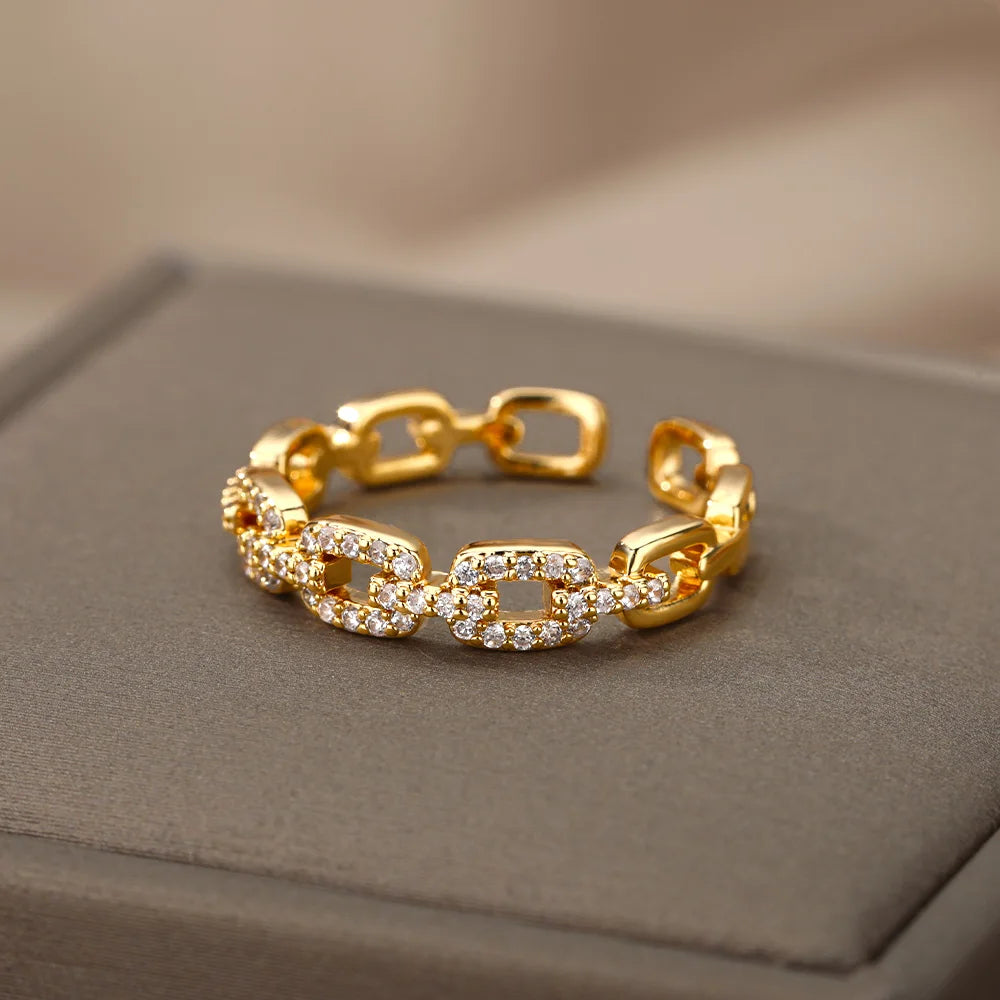 Elegant Gold & Platinum-Plated Chain Ring – Timeless Feminine Style