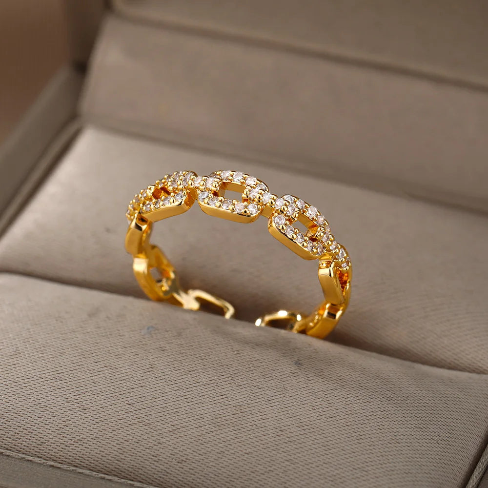 Elegant Gold & Platinum-Plated Chain Ring – Timeless Feminine Style