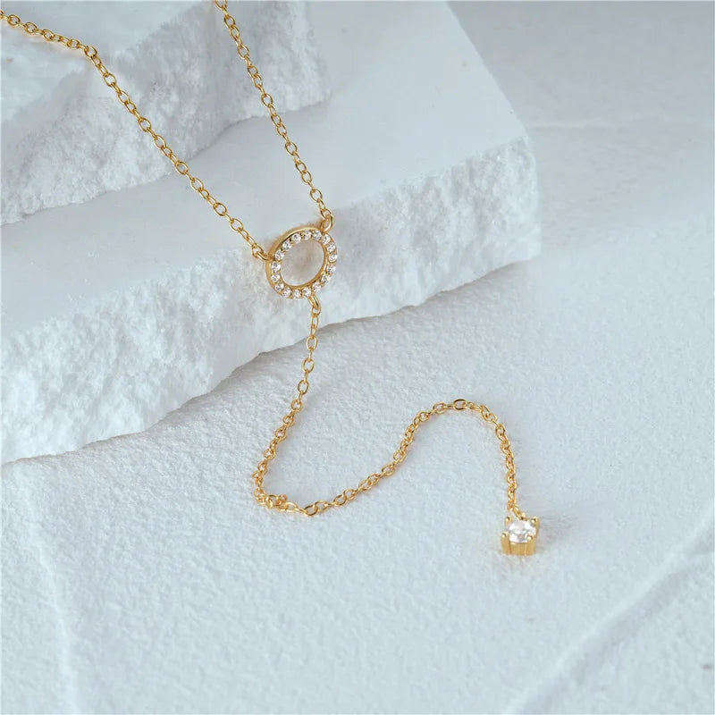 Oriana Pendant Necklace – Interlocking Circle Design