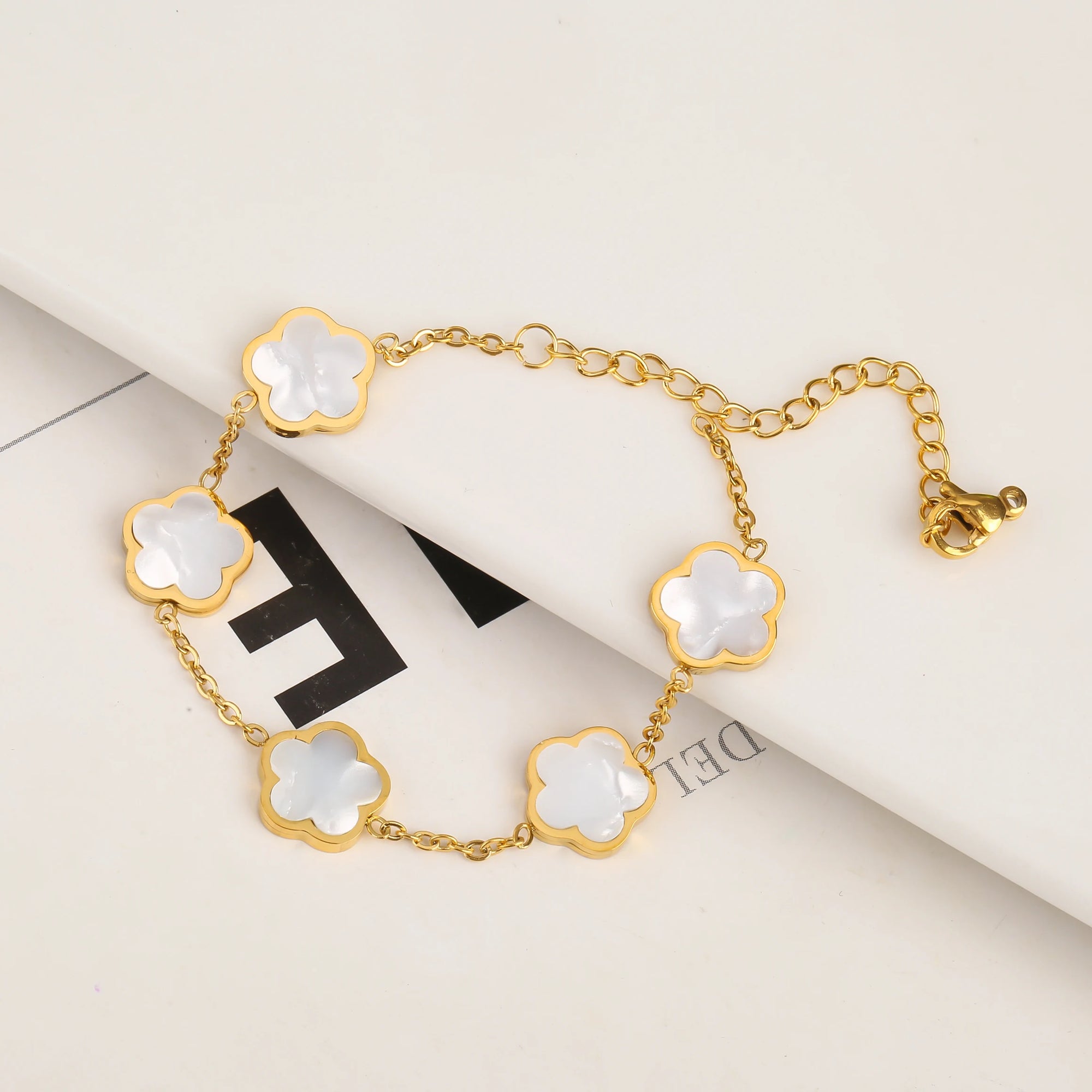 Clover Bloom Jewellery – Elegant Lucky Charm Set for Women