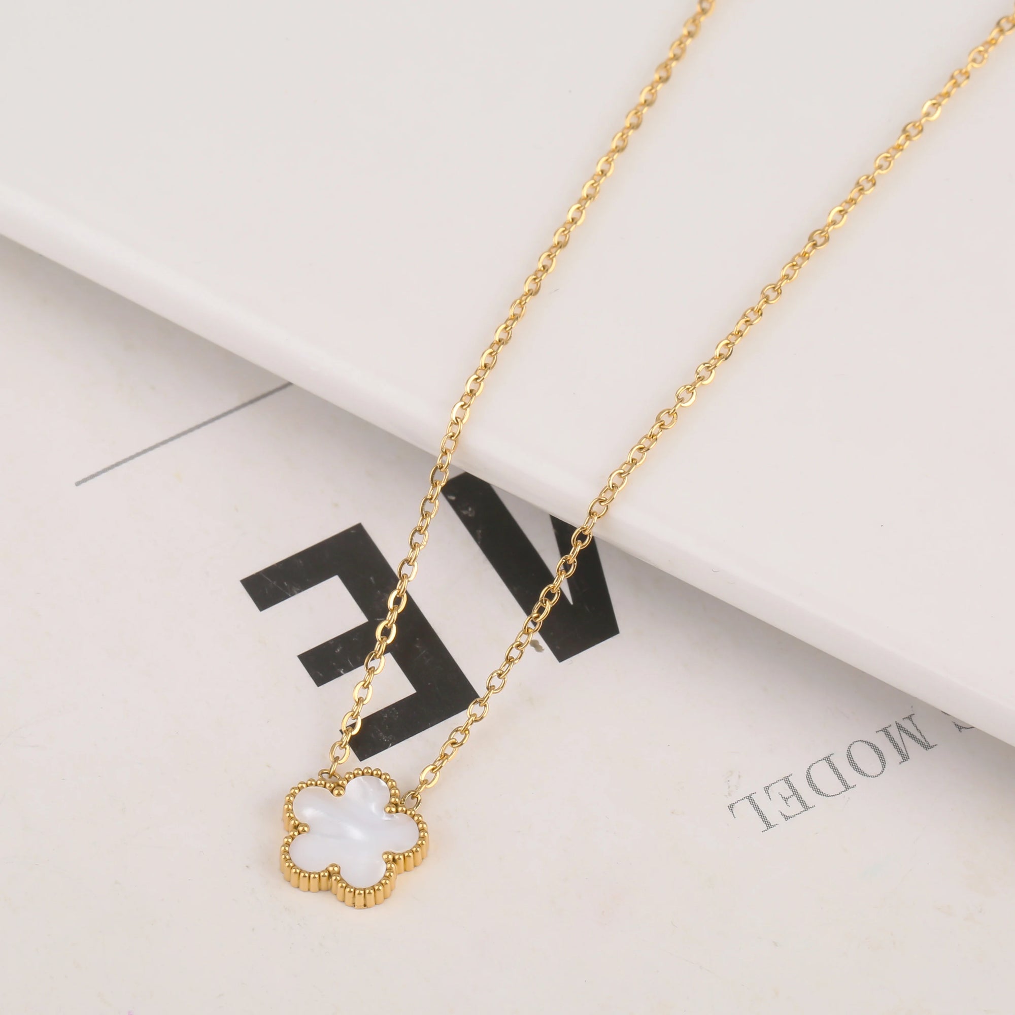 Clover Bloom Jewellery – Elegant Lucky Charm Set for Women