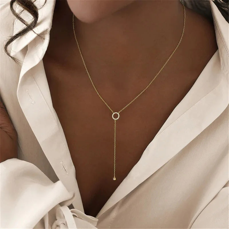 Oriana Pendant Necklace – Interlocking Circle Design