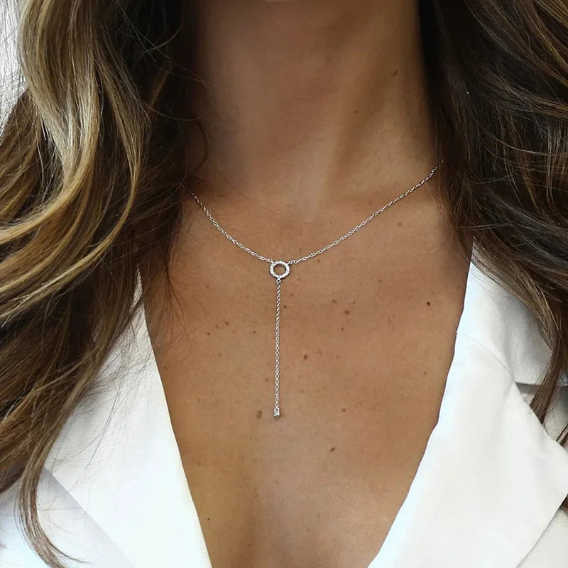Oriana Pendant Necklace – Interlocking Circle Design