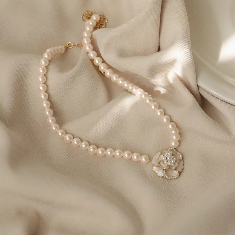 Aurora Pearl Choker