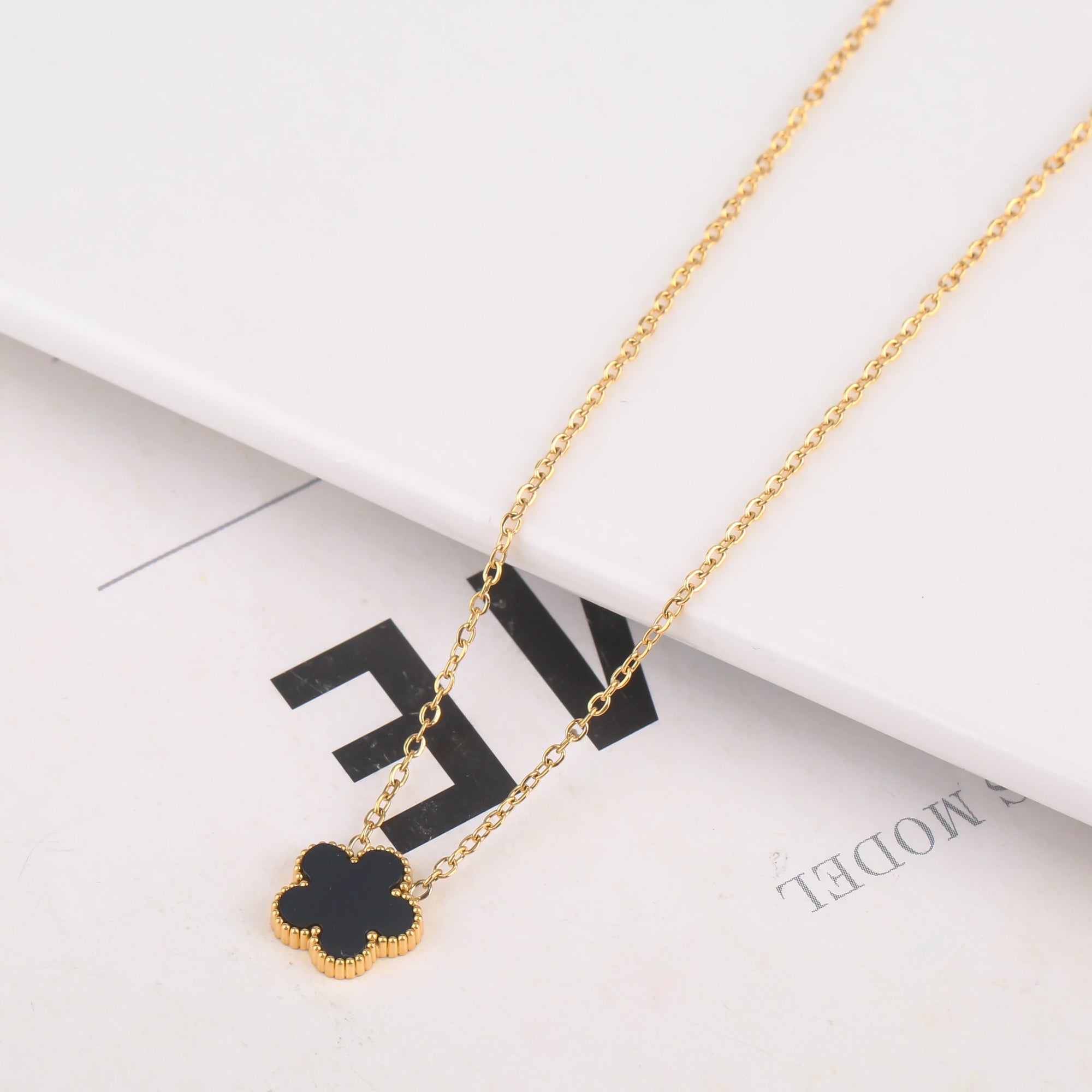 Clover Bloom Jewellery – Elegant Lucky Charm Set for Women
