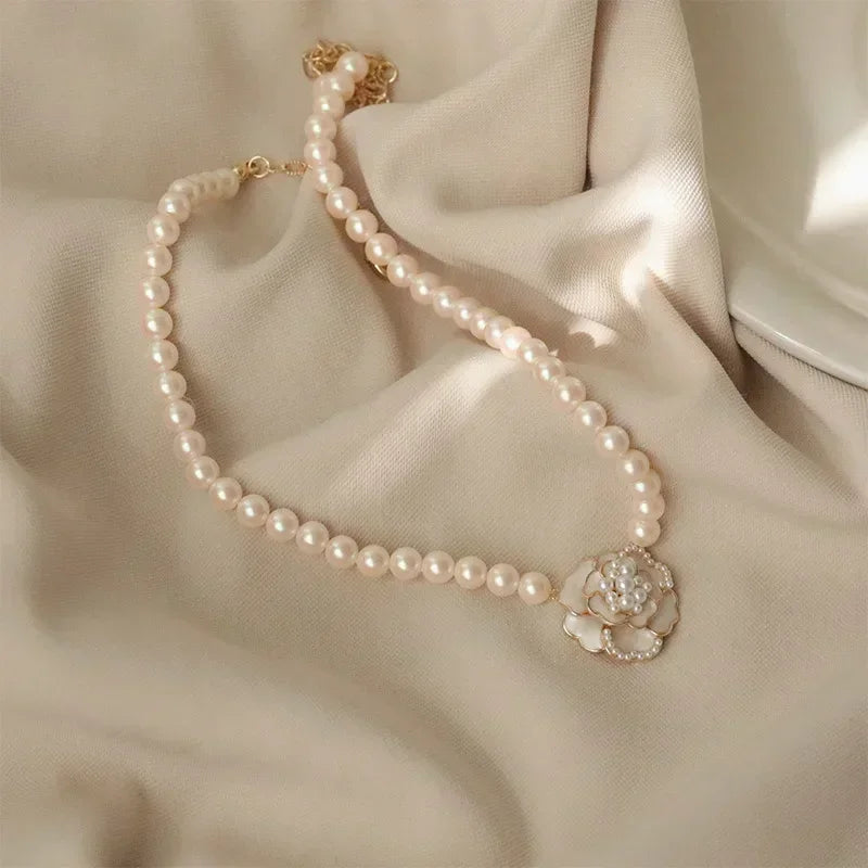 Aurora Pearl Choker