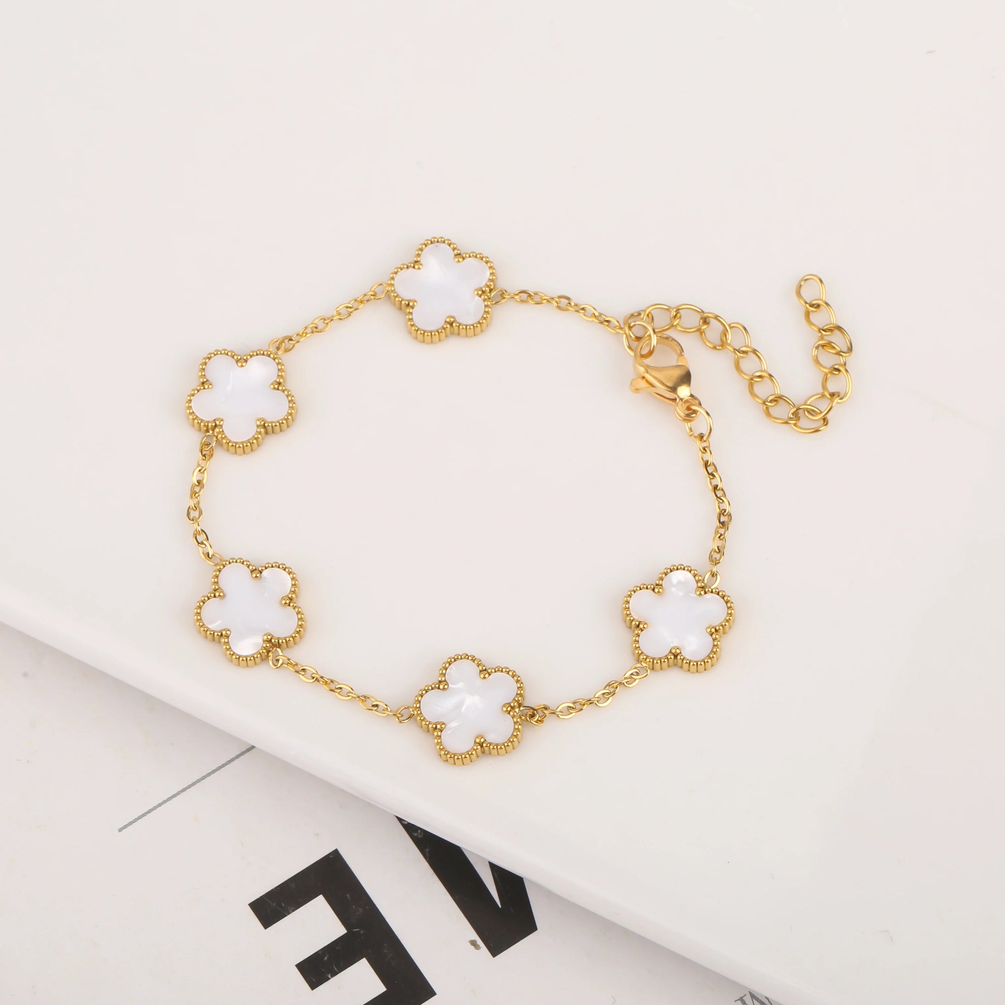Clover Bloom Jewellery – Elegant Lucky Charm Set for Women