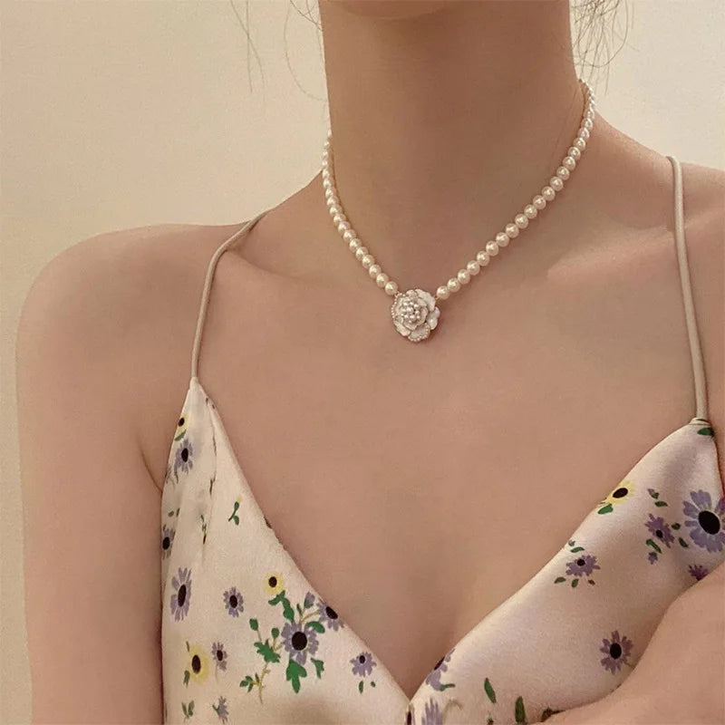 Aurora Pearl Choker
