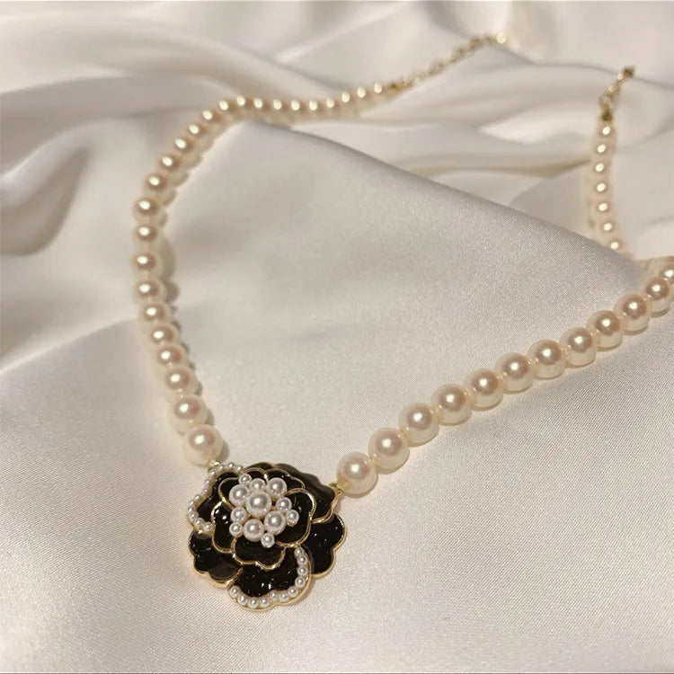 Aurora Pearl Choker