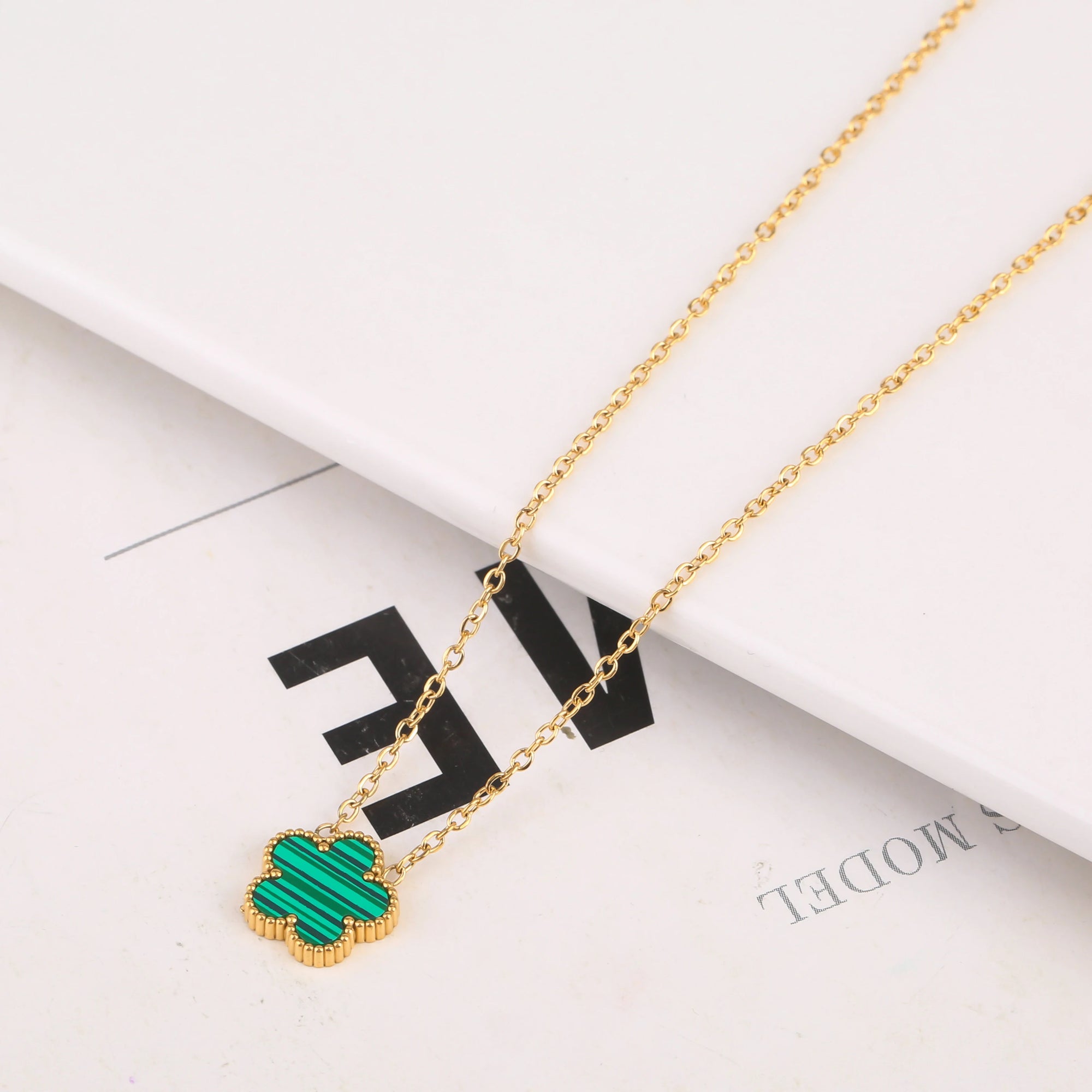 Clover Bloom Jewellery – Elegant Lucky Charm Set for Women