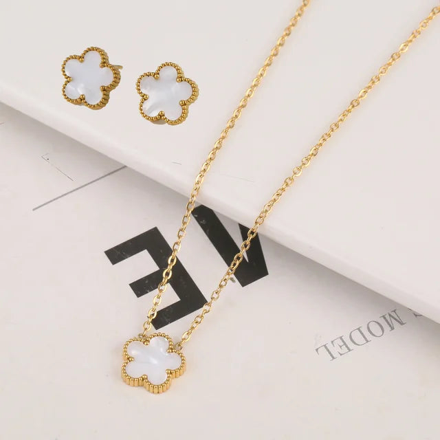 Clover Bloom Jewellery – Elegant Lucky Charm Set for Women
