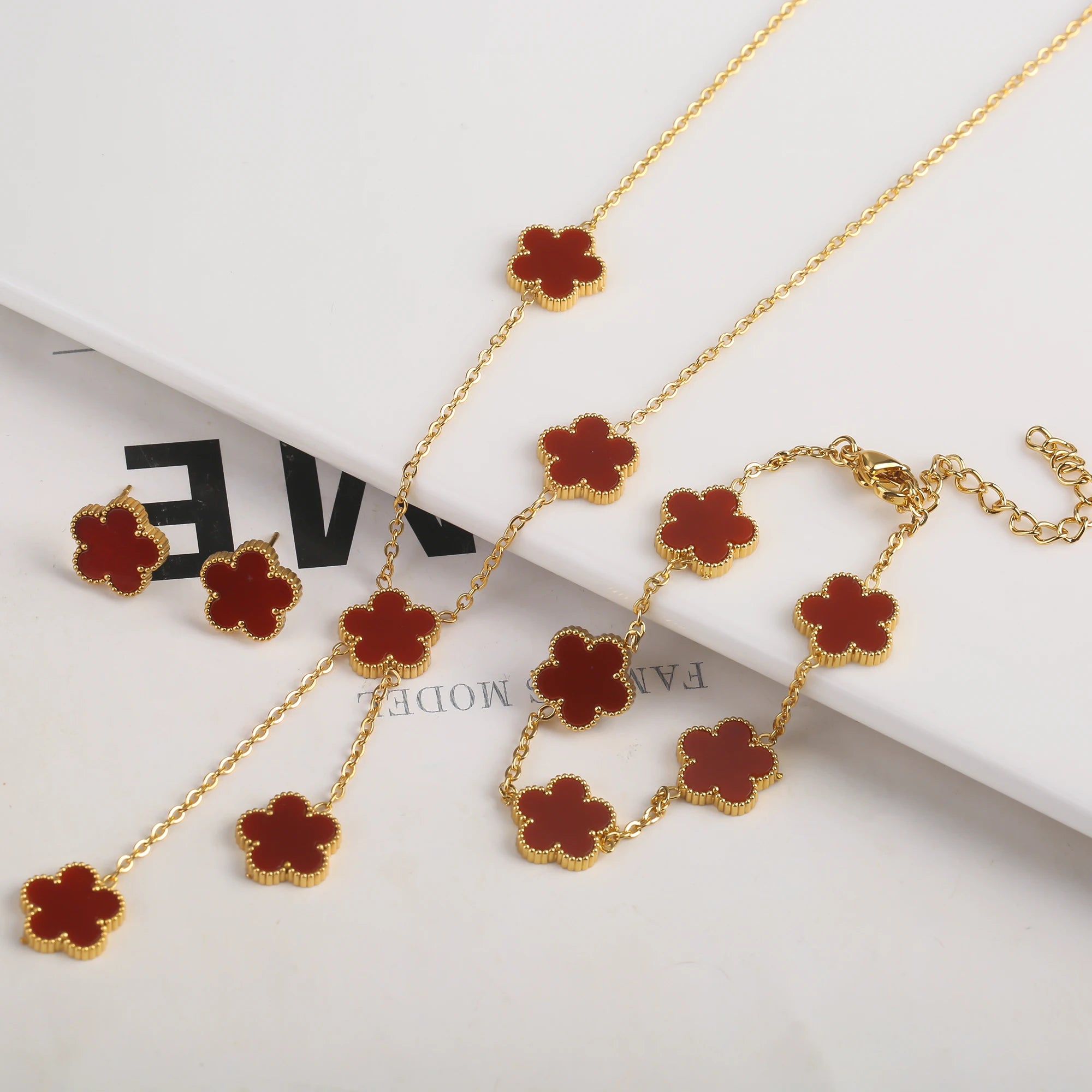 Clover Bloom Jewellery – Elegant Lucky Charm Set for Women