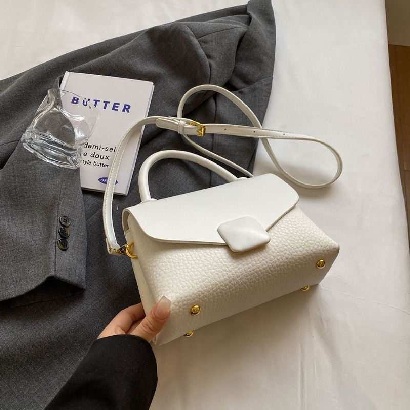 The Classic Muse – Elegant Retro Handbag for Women