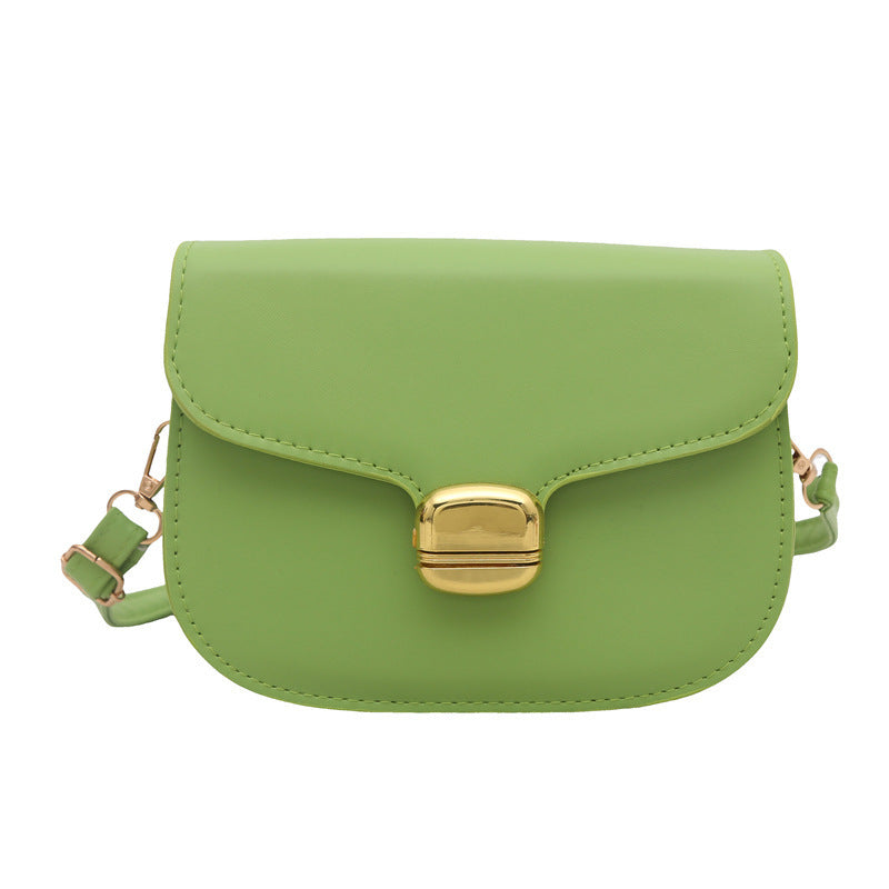 Chic Essentials – Minimalist Crossbody Bag for Everyday Style